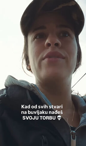 Maša Memedović na buvljaku (1).jpg