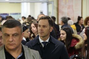 Siniša Mali na glasanju (1).jpg