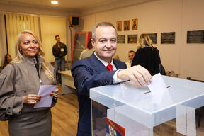 Ivica Dačić glasao (2).jpg