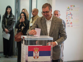Aleksandar Vučić glasao (2).jpg