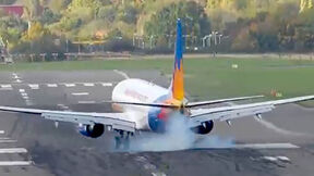 avion udario o pistu.jpg