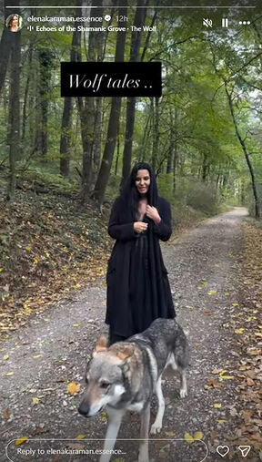 Elena Karaman u šumi sa vukom (1).jpg