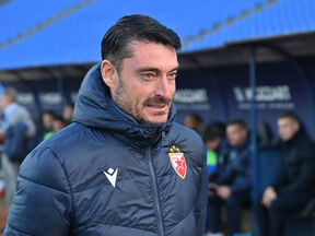 Trener Crvene zvezde Albert Rijera.