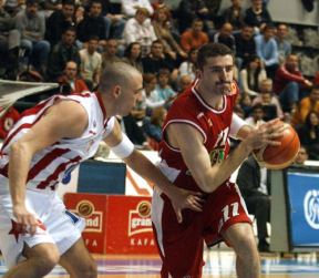 Ćelavi pobedili brkajlije
