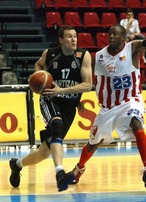 Dok Partizan bitke bije, pet,pet,pet
