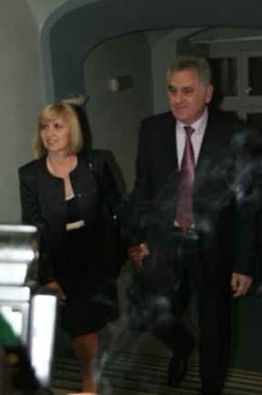 Izborna noć: sa političarima u štabovima