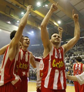 Zvezda ohladila šampionske baklje Grobara