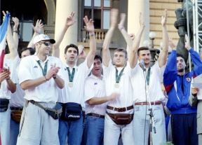 Balkon sa kojeg su mahale legende