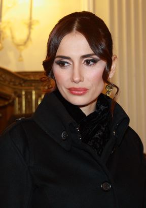 Emina Jahović lansira liniju šminke