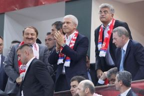 Turci u finalu, Srbi u suzama