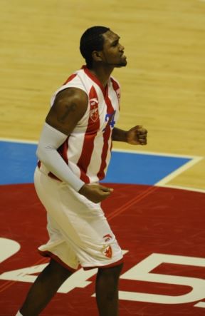 Zvezda sijala u punom Pioniru!
