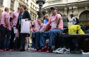 Muškarci su trčali u roze štiklama, u borbi protiv karcinoma dojke.