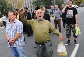 Parada ponosa - i sveštenici hteli da prošetaju