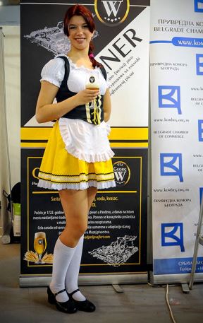 Promoterke na ETNO sajmu hrane i pića u Beogradu