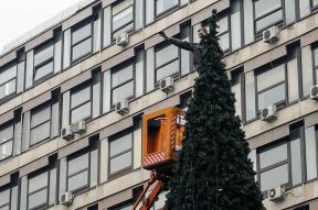 Beograd - Uklanjanje novogodišnje rasvete