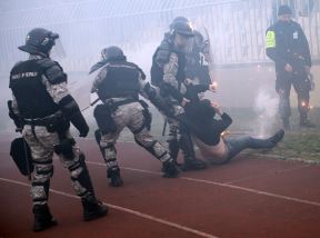 Večiti derbi - Tuča navijača Partizana i Crvene zvezde