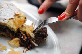 Burek sa eurokremom i plazmom