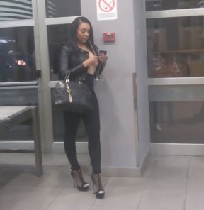 Dede Damati, devojka Tarensa Kinzija čeka u Areni FOTO