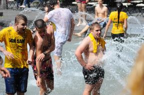 Maturanti slavili kraj škole u Beogradu