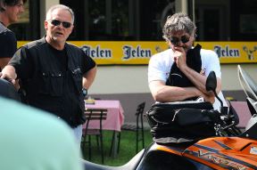 Mandu u Selo gori a baba se češlja menjao Dubravko Jovanović