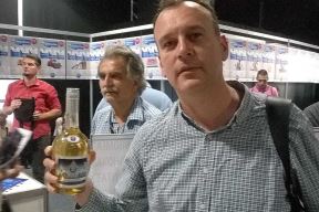 Beograđanin Dragan Ćirić proizvodi šljivovicu na struju