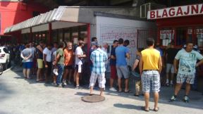 Dug red pred "Karađorđem" za karte protiv Dinama