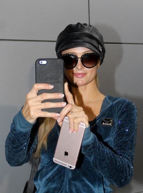 Paris Hilton stigla u Beograd! Fotoreporteri je dočekali na aerodromu Nikola Tesla