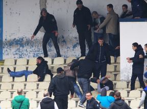 Tuča navijača OFK Beograd Zemun