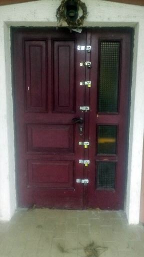 Zaštita od provalnika - Vrata sa sedam katanaca u Crvenoj Crkvi u Srbiji