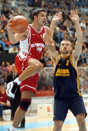 Bivši igrači Crvene zvezde  i Olimpijakosa
