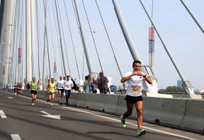 30 Beogradski maraton Olivera Jevtić i Kenijac Katam pobednici maratona