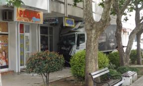 Bar - udes kamiona i citroena