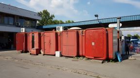 Crveni kiosk - jogurt, viršle