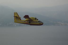 Požari u Crnoj Gori - vatra na 50 metara od kuća u Krašićima