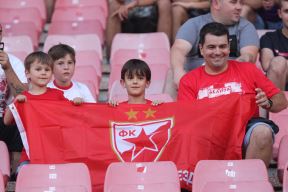 Zvezda - Irtiš, transparent Delija na jugu: Nećemo da Srbija... FOTO