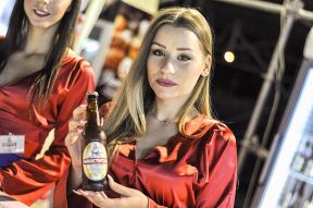 Beer Fest: Najlepše devojke koje toče pivo (FOTO)