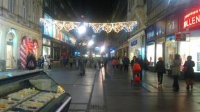 Novogodišnja rasveta uključena u Knez Mihailovoj ulici