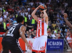 Crvena zvezda - Bamberg Dres za Luku Mitrovića FOTO