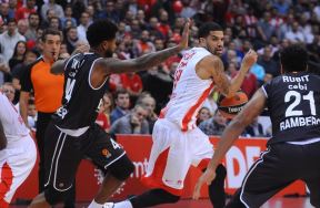 Crvena zvezda - Bamberg Dres za Luku Mitrovića FOTO