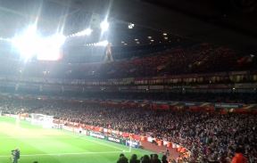 Arsenal - Crvena zvezda atmosfera na stadionu Emirejts