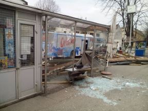 Banjaluka razorni vetar rušio stabla krovove