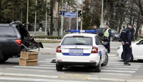 Skupština: Muškarac pretio da će izvršiti samoubistvo FOTO