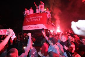 Crvena Zvezda - proslava titule - zapaljen autobus - privođenja - MUP