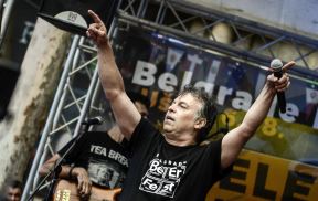 Nele Karajlić - Nedelja kad je otišao Hase 2 Mundijalski trg FOTO