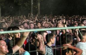 Crvena zvezda - Salcburg: Delije gledaju utakmicu na video bimu FOTO