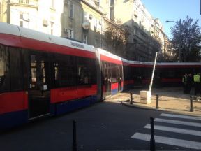 Tramvaj izleteo iz šina, poginuo pešak u Resavskoj ulici (FOTO)