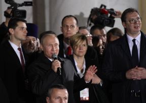 Vesić o snimku Putina ispred Hrama