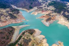 Zaovinsko jezero Zaovine klizište u Zaovinama