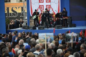 Bora Čorba Bora Đorđević miting SNS Riblja čorba na mitingu SNS