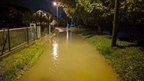 Poplave u BiH: Izlile se reke Vrbas i Sana, evakuacija u toku (FOTO)